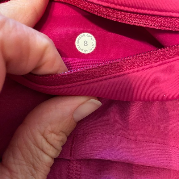 Lululemon Speed Up shorts size 8 - Picture 3 of 3